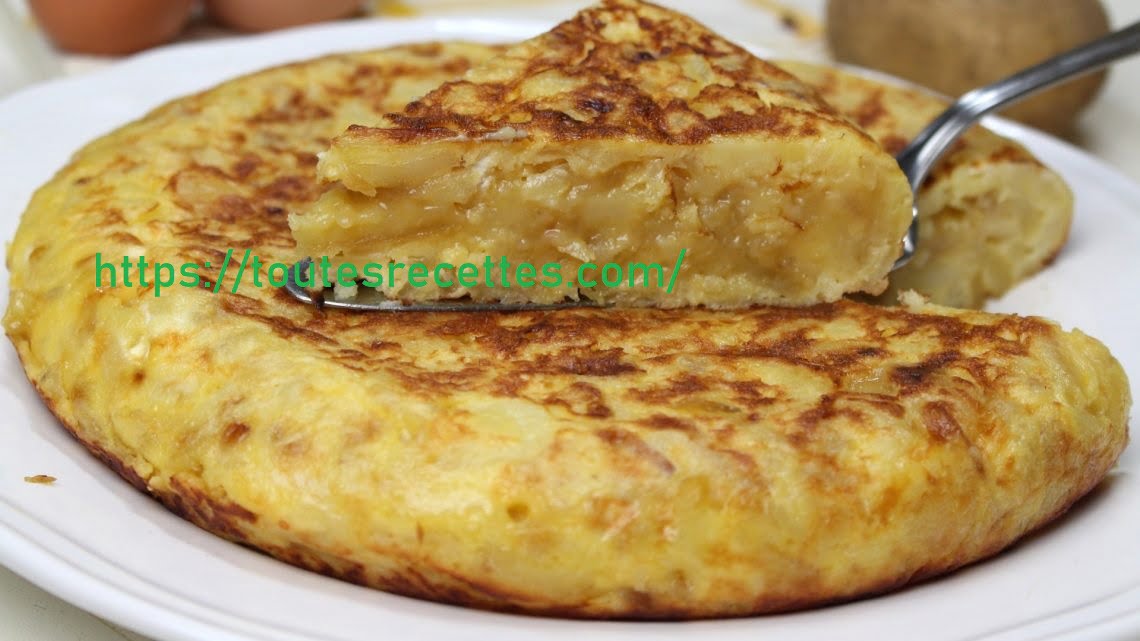 Omelette de pommes de terre à l'oignon caramélisé et au fromage de chèvre –  Recettes du net